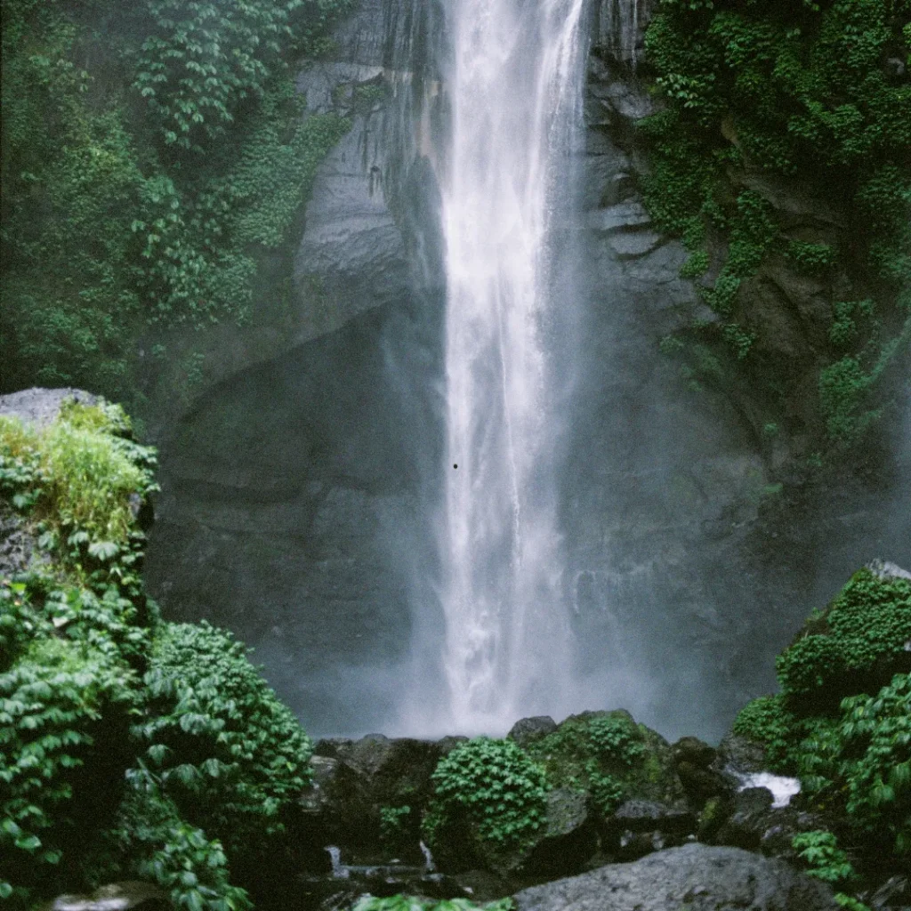 wisata air terjun di bandung