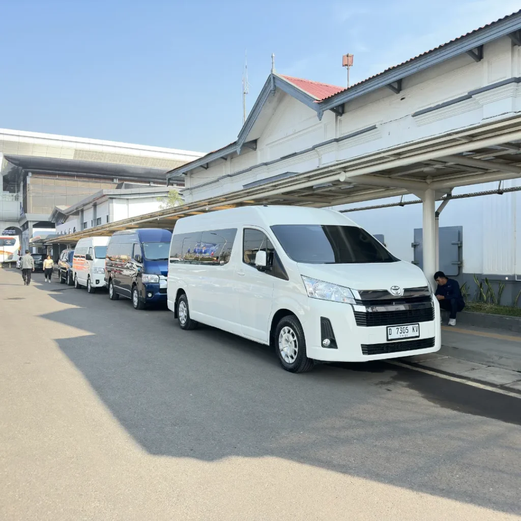 travel hiace