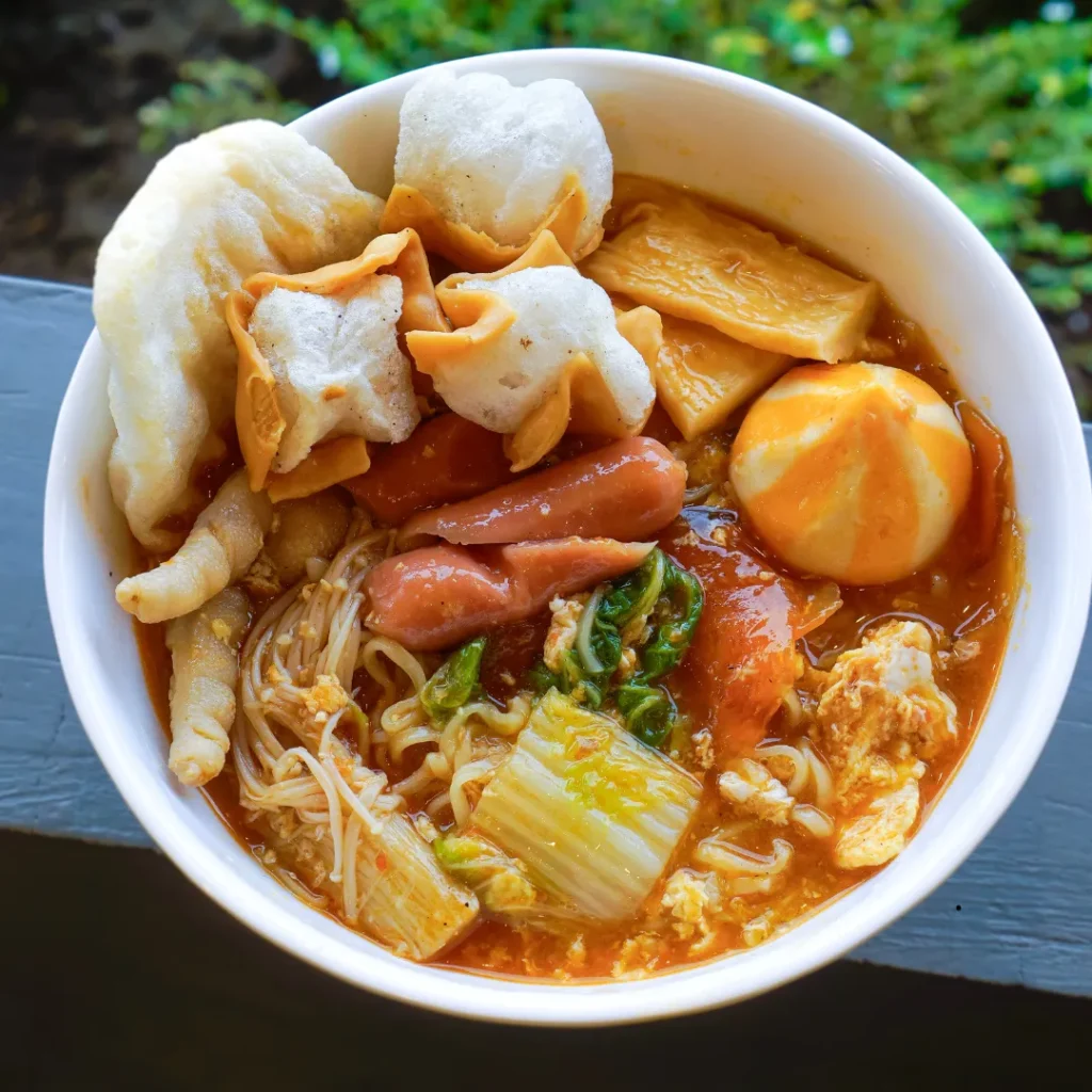 makanan enak saat hujan di bandung