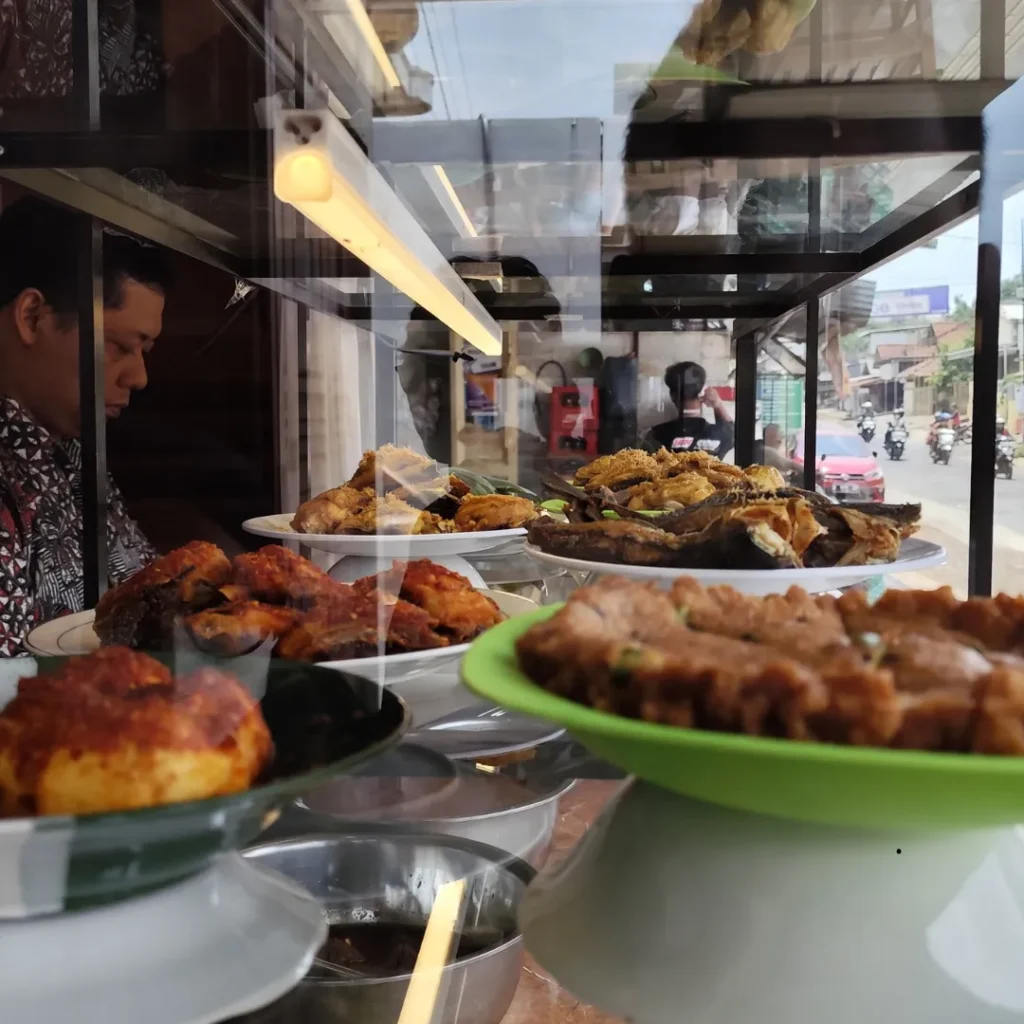 makanan enak dekat stasiun bandung
