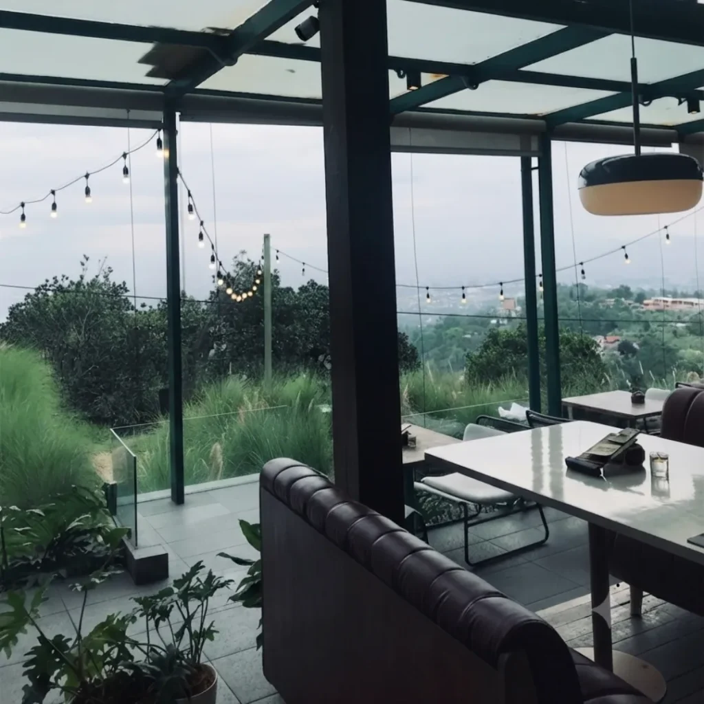 cafe dengan makanan enak di bandung